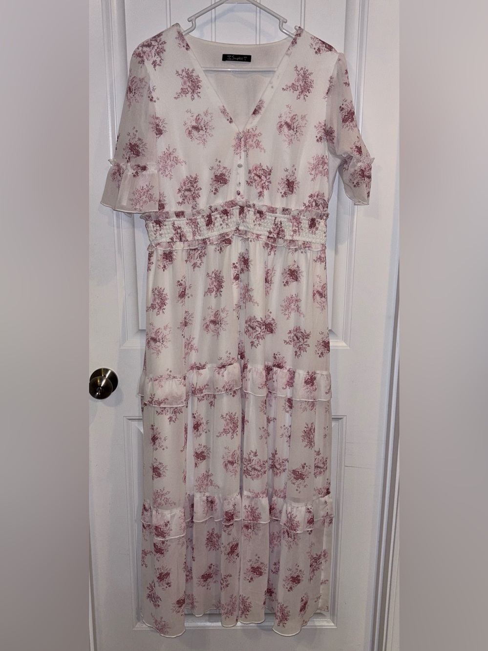 Simplee Cream Blush Floral V-Neck Button Dress